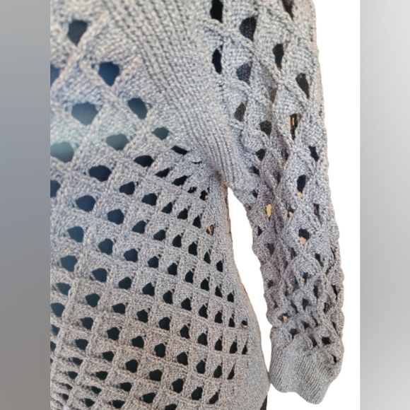 AMERICAN EAGLE Open Knit Grey Scoop Neck Sweater, Size Small - Picture 4 of 7